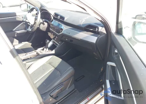 2019 Audi Q3 2.0T S Line Premium из США, поврежденный, VIN WA1DECF32K1084030